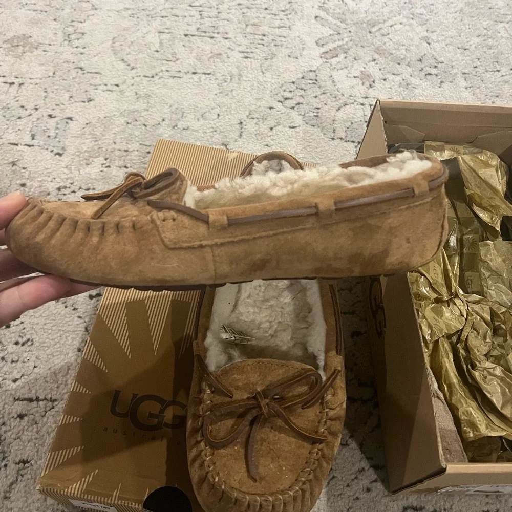 Ugg moccasin slippers - Picture 5 of 5